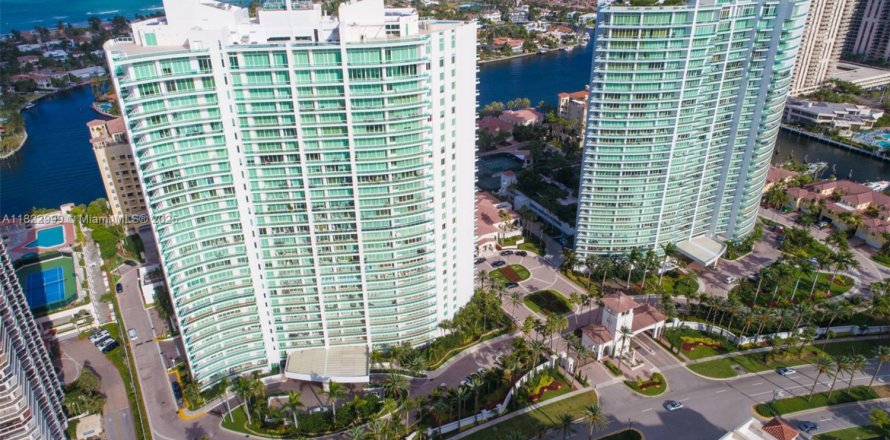Condo à Aventura, Floride, 4 chambres № 1790847