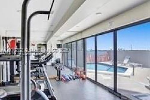 Condo in Miami, Florida, 1 bedroom  № 1971479 - photo 16