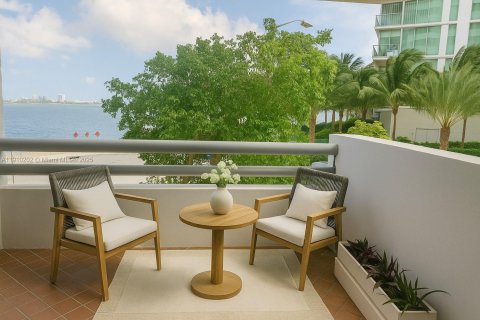 Condo in Miami, Florida, 1 bedroom  № 1971479 - photo 1