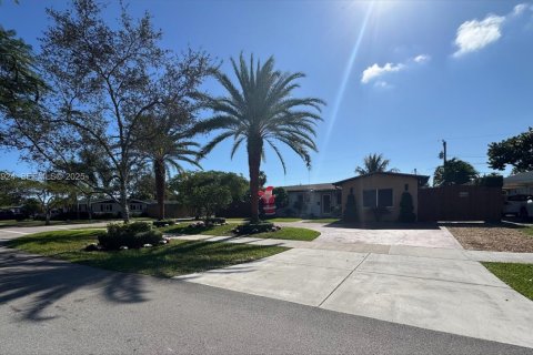 Casa en Cutler Bay, Florida 3 dormitorios, 154.22 m2 № 2037686