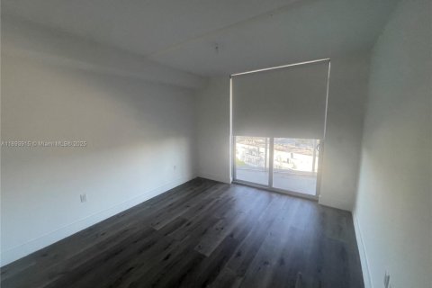 Снять в аренду кондоминиум в Норт-Майами-Бич, Флорида 2 спальни, 83.89м2, № 1946590 - фото 10