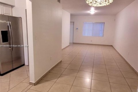 Condo in Miami, Florida, 4 bedrooms  № 1925117 - photo 3