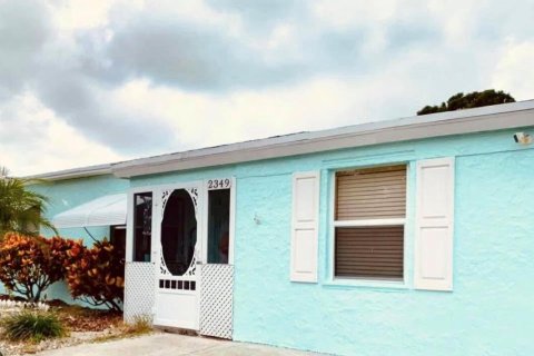 House in Vero Beach, Florida 4 bedrooms, 176.51 sq.m. № 2421224