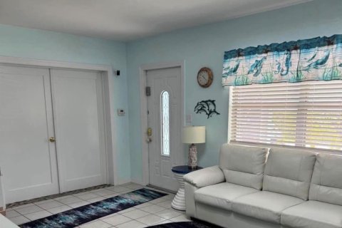 House in Vero Beach, Florida 4 bedrooms, 176.51 sq.m. № 2421224 - photo 3