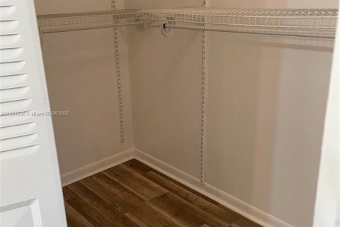 Condo in Plantation, Florida, 2 bedrooms  № 1956061 - photo 11