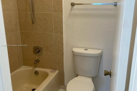 Condo in Plantation, Florida, 2 bedrooms  № 1956061 - photo 9