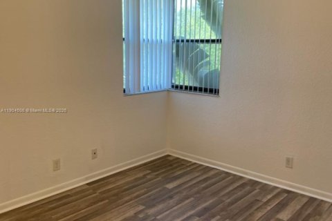 Condo in Plantation, Florida, 2 bedrooms  № 1956061 - photo 14