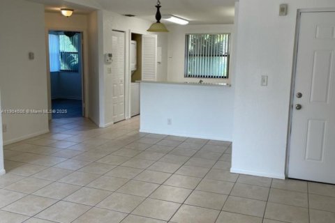 Condo in Plantation, Florida, 2 bedrooms  № 1956061 - photo 4