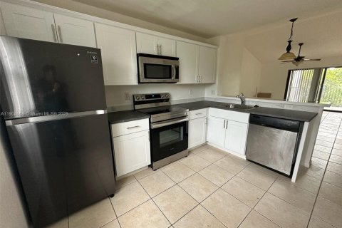 Condo in Plantation, Florida, 2 bedrooms  № 1956061 - photo 3