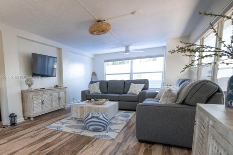 Apartamento en alquiler en Key Largo, Florida, 3 dormitorios, 163.32 m2 № 2010199 - foto 21