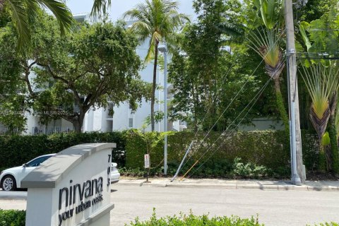 Condominio en venta en Miami, Florida, 1 dormitorio, 72 m2 № 1697513 - foto 1