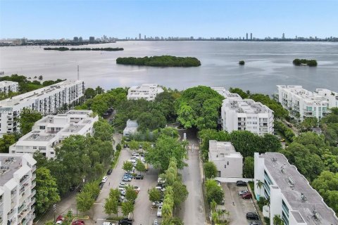 Condominio en venta en Miami, Florida, 1 dormitorio, 72 m2 № 1697513 - foto 29