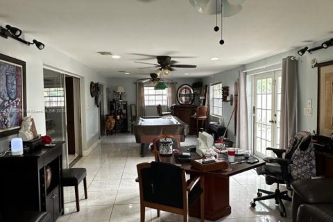 Casa en venta en Miami, Florida, 3 dormitorios, 170.2 m2 № 1702996 - foto 8