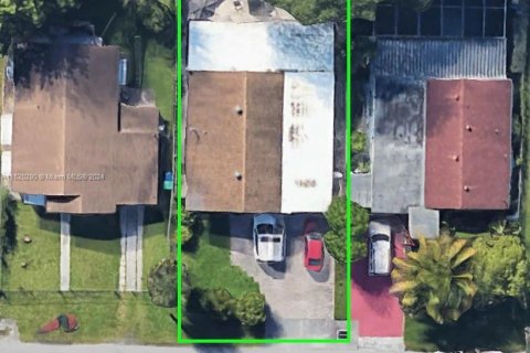 Casa en venta en Miami, Florida, 3 dormitorios, 170.2 m2 № 1702996 - foto 1