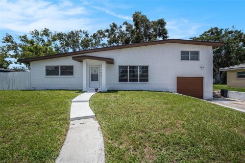 Villa ou maison à vendre à Seminole, Floride: 4 chambres, 160.35 m2 № 1826132 - photo 1