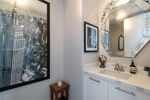 Condominio en venta en Miami, Florida, 3 dormitorios, 146.51 m2 № 1766320 - foto 10