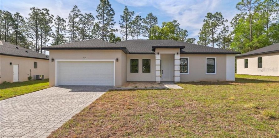 Villa ou maison à Citrus Springs, Floride 4 chambres, 173.73 m2 № 2094343