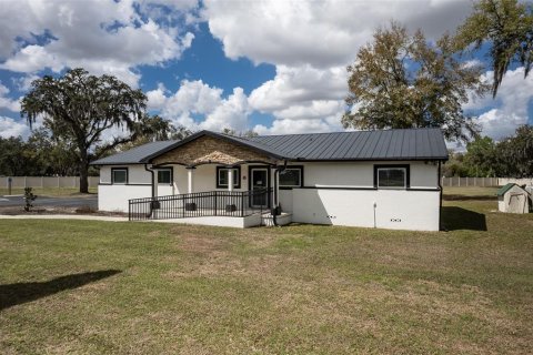 Commercial property in Ocala, Florida 277.31 sq.m. № 2214900 - photo 2