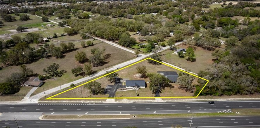Commercial property in Ocala, Florida 277.31 sq.m. № 2214900