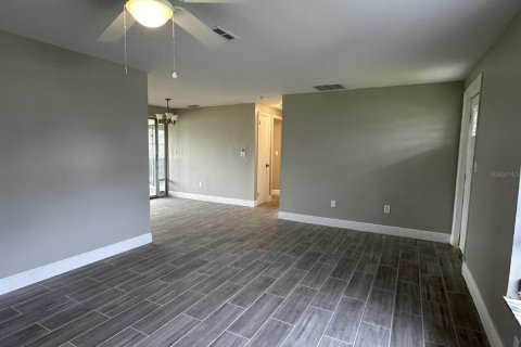 Casa en alquiler en Port Charlotte, Florida, 2 dormitorios, 84.91 m2 № 1901811 - foto 4