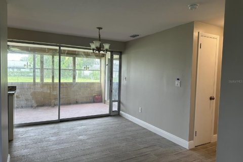 Villa ou maison à louer à Port Charlotte, Floride: 2 chambres, 84.91 m2 № 1901811 - photo 5
