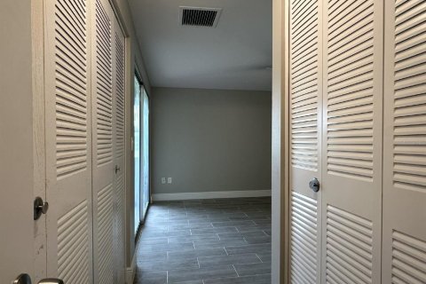 House in Port Charlotte, Florida 2 bedrooms, 84.91 sq.m. № 1901811 - photo 10