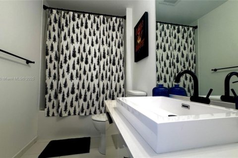 Copropriété à louer à Miami, Floride: 1 chambre, 48.87 m2 № 1935029 - photo 22