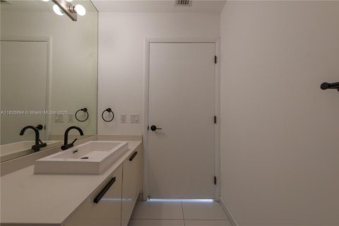 Copropriété à louer à Miami, Floride: 1 chambre, 48.87 m2 № 1935029 - photo 25