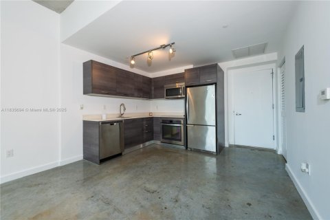 Copropriété à louer à Miami, Floride: 1 chambre, 48.87 m2 № 1935029 - photo 7