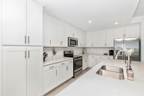 Condo in Venice, Florida, 2 bedrooms in WELLEN PARK  № 1388708 - photo 11