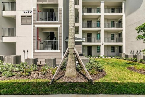 Condo in Venice, Florida, 2 bedrooms in WELLEN PARK  № 1388708 - photo 2