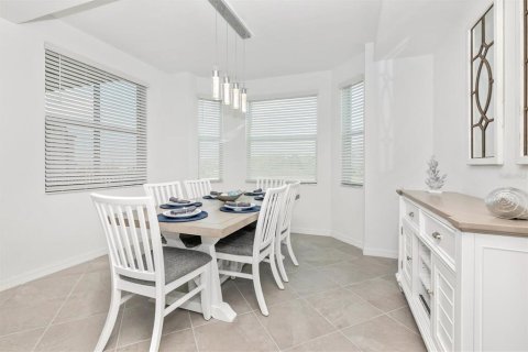 Condo in Venice, Florida, 2 bedrooms in WELLEN PARK  № 1388708 - photo 17