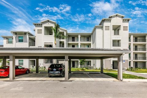 Condo in Venice, Florida, 2 bedrooms in WELLEN PARK  № 1388708 - photo 1