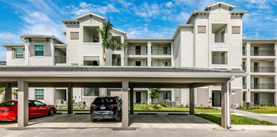 Condo in Venice, Florida, 2 bedrooms in WELLEN PARK  № 1388708