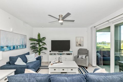 Condo in Venice, Florida, 2 bedrooms in WELLEN PARK  № 1388708 - photo 23