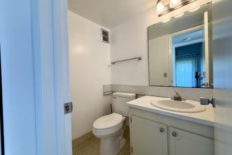 Condo in West Palm Beach, Florida, 2 bedrooms  № 2282883 - photo 6