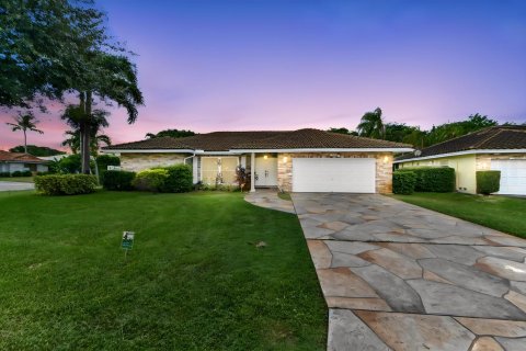 Villa ou maison à Coral Springs, Floride 3 chambres, 166.39 m2 № 2315516