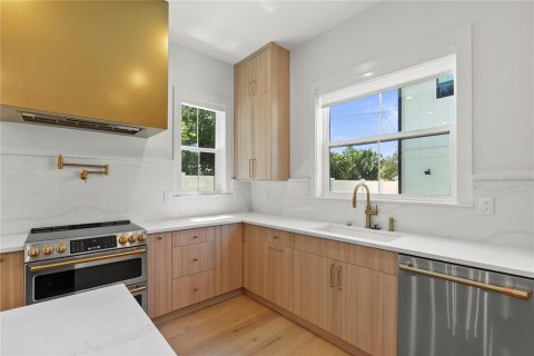 Casa en venta en Saint Petersburg, Florida, 4 dormitorios, 354.89 m2 № 1615247 - foto 19