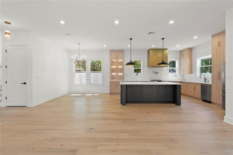 Casa en venta en Saint Petersburg, Florida, 4 dormitorios, 354.89 m2 № 1615247 - foto 12