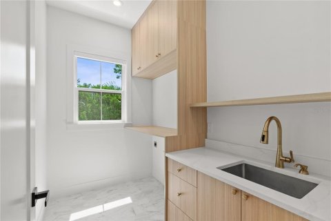 Casa en venta en Saint Petersburg, Florida, 4 dormitorios, 354.89 m2 № 1615247 - foto 28