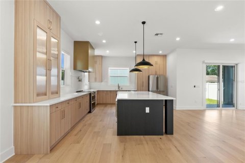 Casa en venta en Saint Petersburg, Florida, 4 dormitorios, 354.89 m2 № 1615247 - foto 16