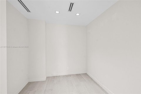 Condo in Miami Beach, Florida, 2 bedrooms  № 1772465 - photo 7