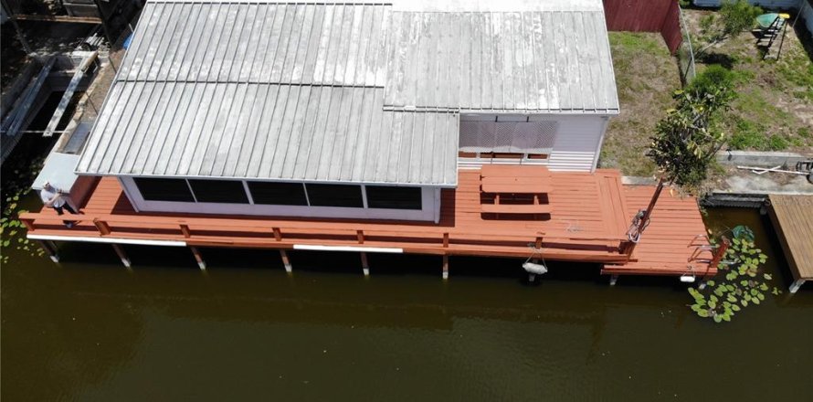 Casa en Okeechobee, Florida 3 dormitorios, 145.76 m2 № 1761346