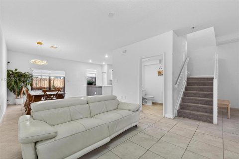 Купить таунхаус в Хомстед, Флорида 3 спальни, 169.73м2, № 2262799 - фото 6