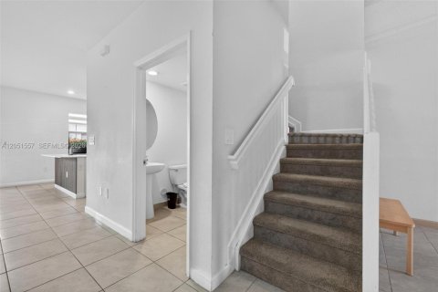 Купить таунхаус в Хомстед, Флорида 3 спальни, 169.73м2, № 2262799 - фото 4