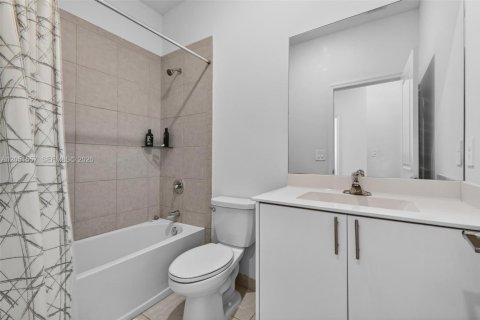Купить таунхаус в Хомстед, Флорида 3 спальни, 169.73м2, № 2262799 - фото 21