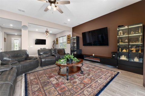 Villa ou maison à vendre à Orlando, Floride: 5 chambres, 309.64 m2 № 2110127 - photo 3