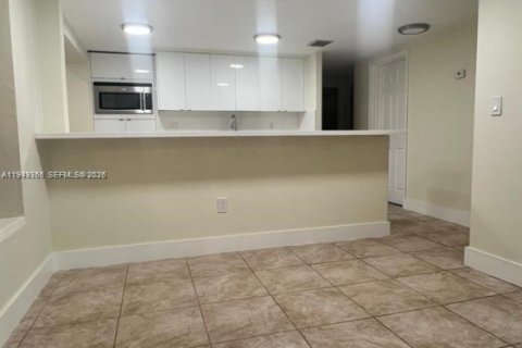 Купить виллу или дом в Майами, Флорида 4 спальни, 146.97м2, № 2005534 - фото 4