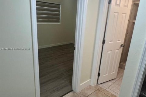 Купить виллу или дом в Майами, Флорида 4 спальни, 146.97м2, № 2005534 - фото 11