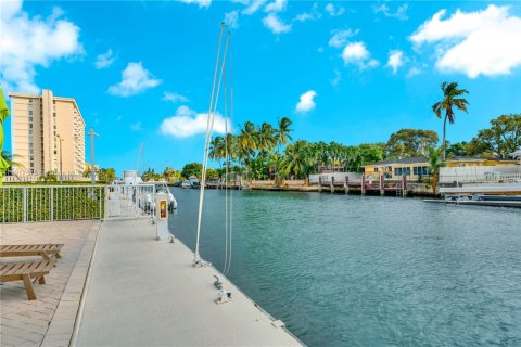 Copropriété à vendre à North Miami, Floride: 1 chambre, 74.88 m2 № 1975675 - photo 29